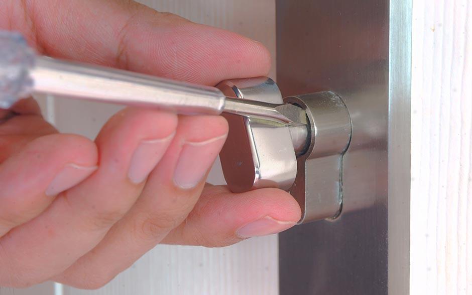 changer de serrure de porte Mallemort